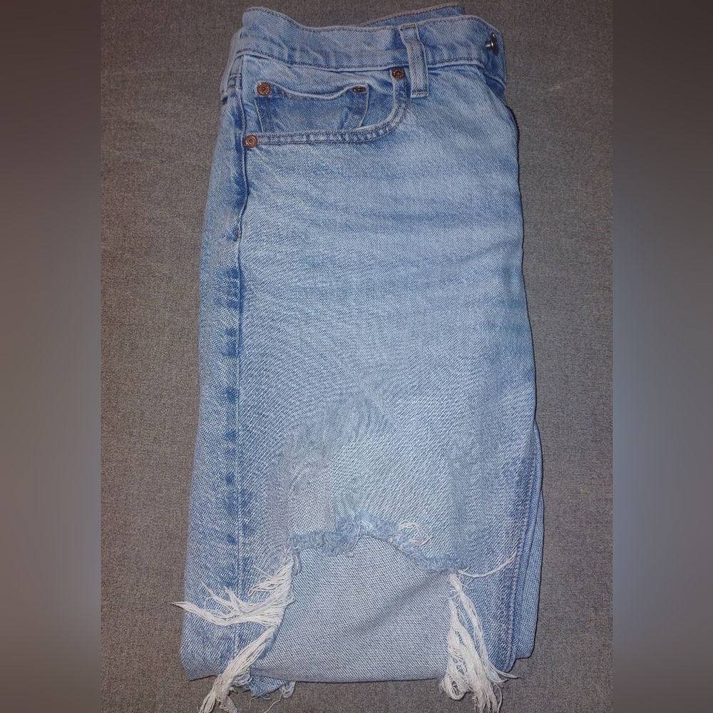 American Eagle Ripped Jeans - Picture 9 of 9